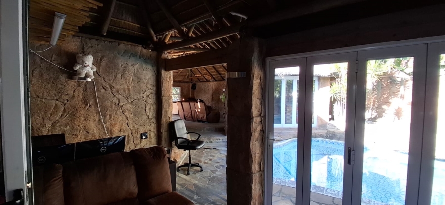 6 Bedroom Property for Sale in Haven Hills Eastern Cape